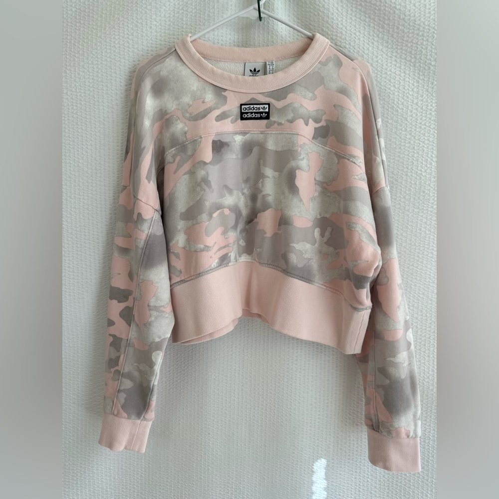 Adidas Originals Pink Gray Camo Cropped Sweatshirt Women’s Medium Crewneck NWOT